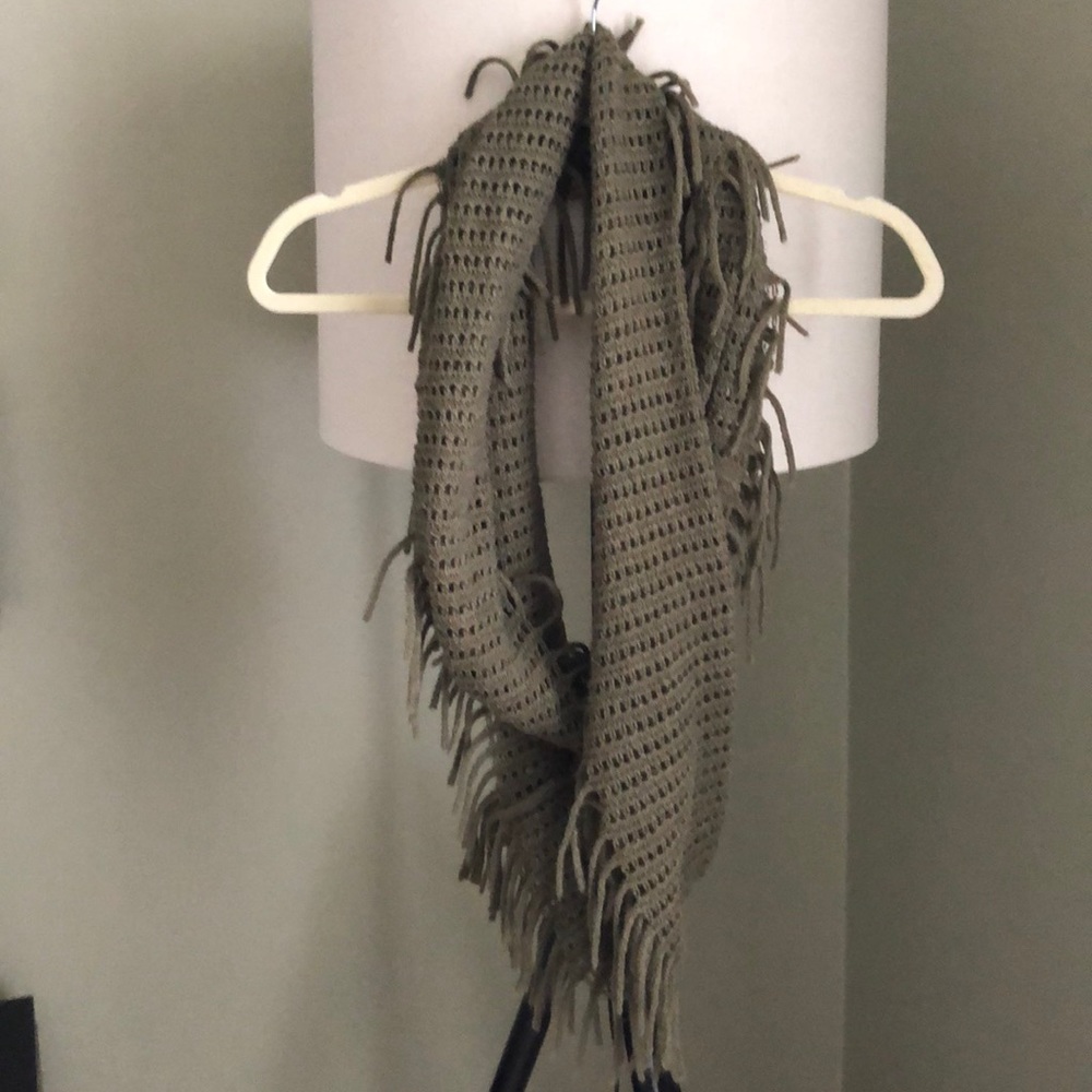 Infinity scarf